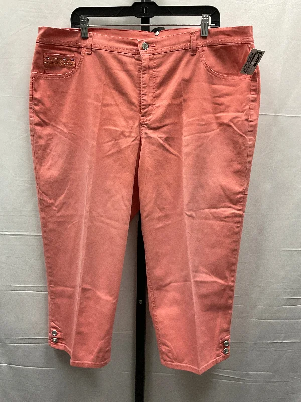 Lightweight travel pants with wrinkle-free fabric -Pants Cropped By Jaclyn Smith  Size: 18