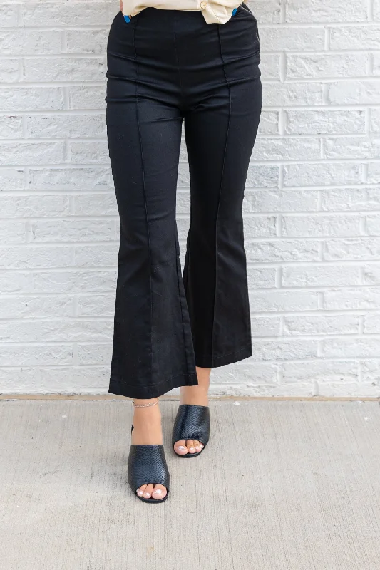 Multi-pocket pants for organized travel convenience -ROSA CROPPED PANTS