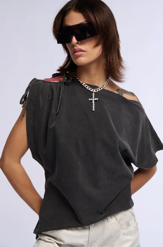 Lightweight Blouses for Easy -CATIE BOAT NECK ASYMMETRICAL TSHIRT