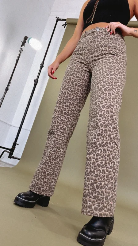 Tight trousers for women with side slits and ankle-length design for chic style -Trending Now Wide Leg Leopard Print Pant