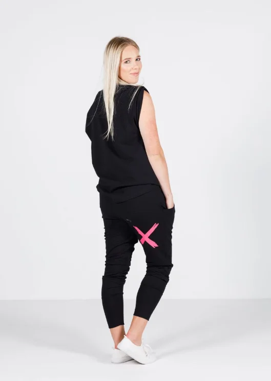 Elegant tight trousers for women with high-quality wool fabric for refined look -Home-Lee Apartment Pants Black With Single Pink X