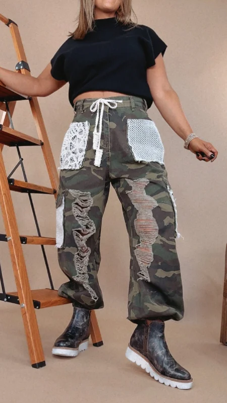 Tight trousers for women with side slits and ankle-length design for chic style -POL: Distressed Camo Joggers w/ Patchwork Pockets