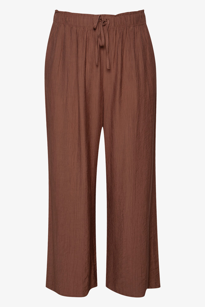 Skinny fit tight trousers for women with minimalistic design for clean look -Crinkle Pants Brown