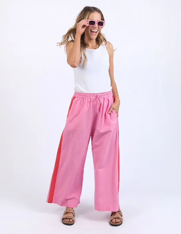 Boho-inspired tight trousers for women with earthy tones and relaxed fit -Elm Frances Stripe Pant Strawberry Pink/Bittersweet Red Stripe